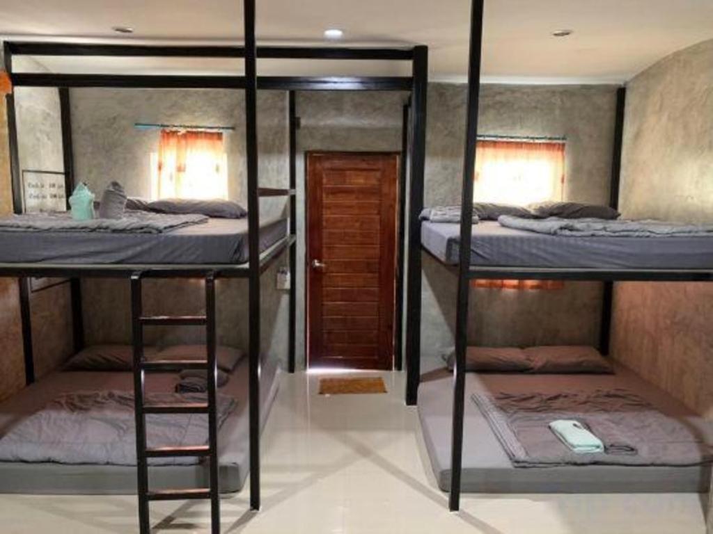 Hotel Rakchayanin Koh Larn 3*